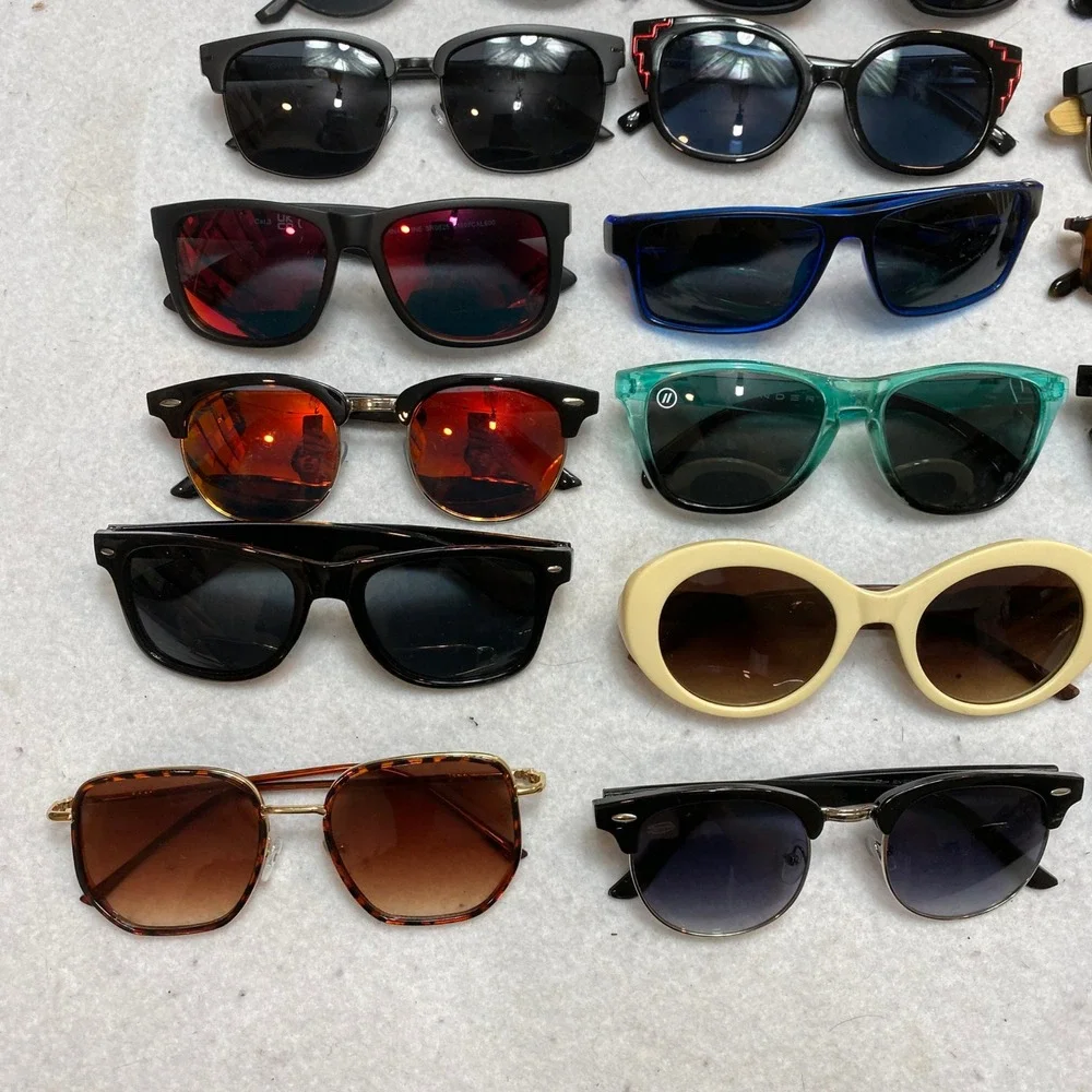 Lot Of 20 Mixed Brand Sunglasses Lot Unisex OS Multicolored Wholesale Bundle